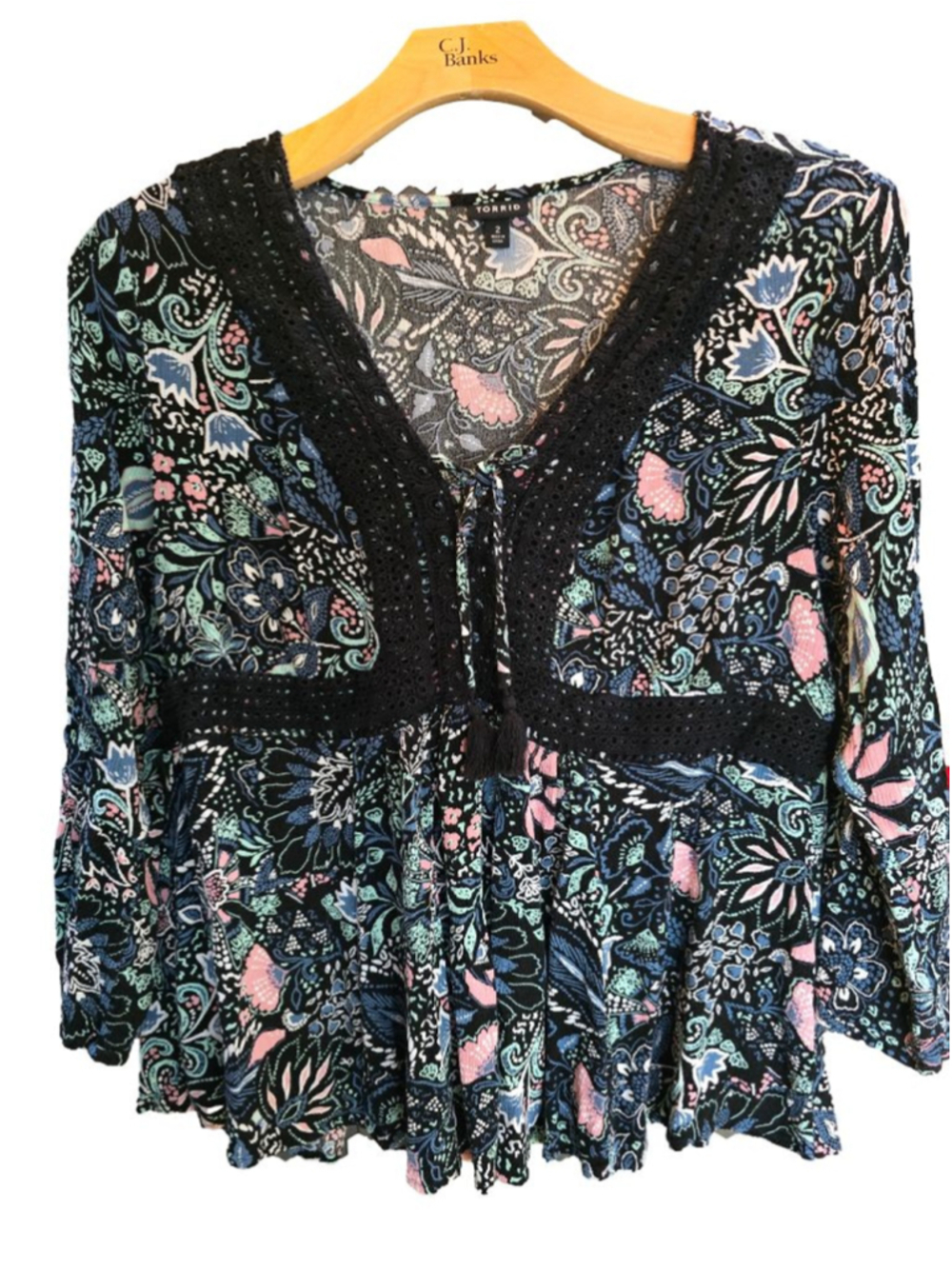 Women's Torrid Black Pink Blue Floral Crochet V-Neck Blouse Size 2X